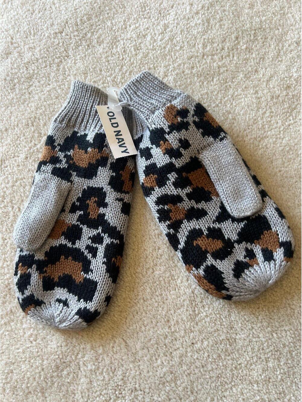 Old Navy leopard Mittens